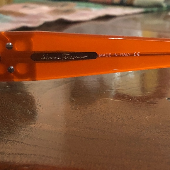 Salvatore Ferragamo Sunglasses and Case 2036-B - Picture 4 of 11